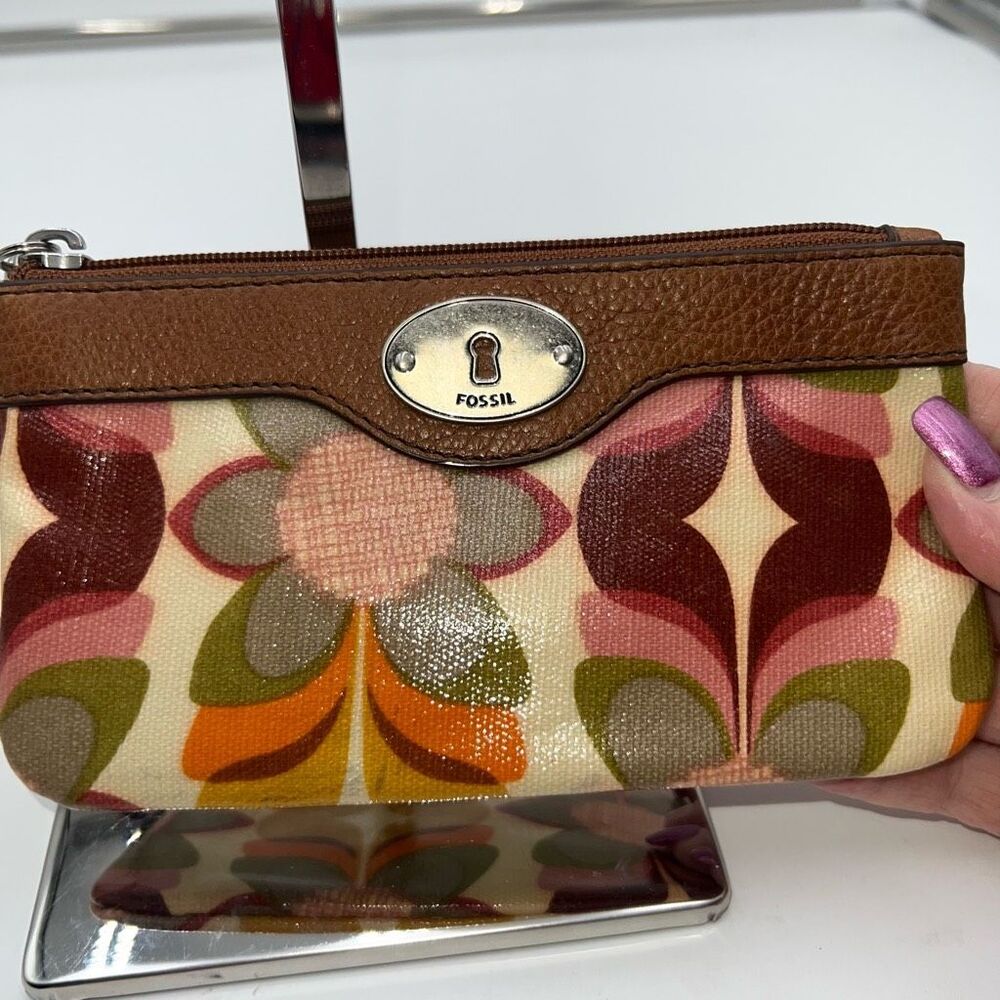 Fossil Key-Per Retro Flower Wristlet - image 3